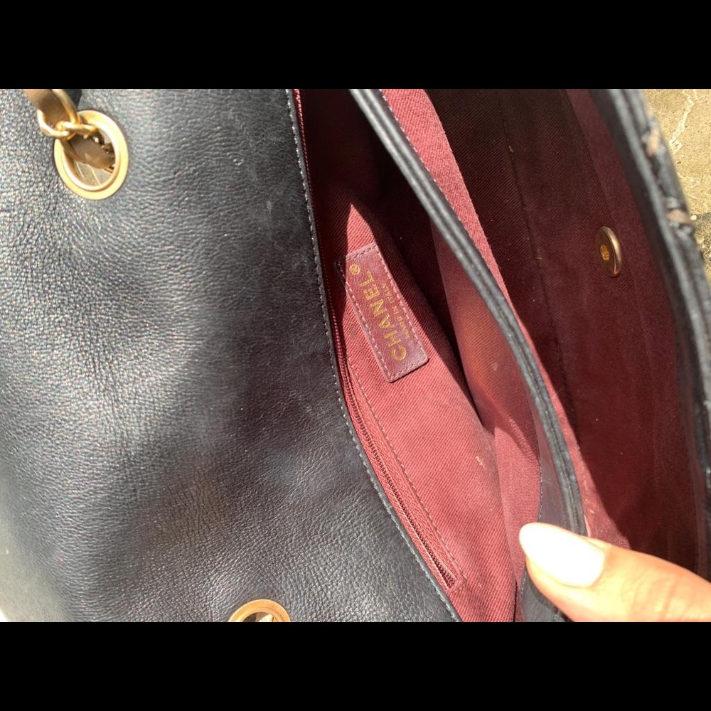 %100 authentic Chanel Bag ! - Picture 6 of 8